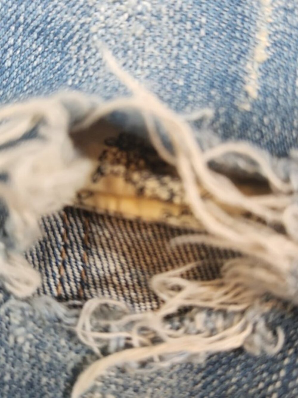 Blank NYC Distressed Denim Jean Shorts Medium Wash Raw Hem‎ Size 27 - Picture 4 of 8